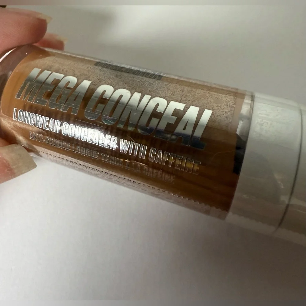 Makeup Obsession Mega Conceal in Shade 15